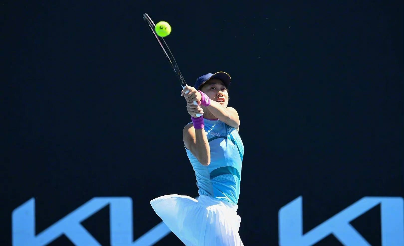 与年轻潜力 与年轻潜力